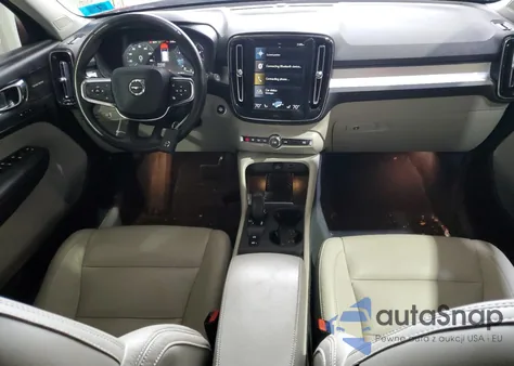 2019 Volvo Xc40 T5 Momentum z USA, uszkodzony, nr VIN YV4162XZ1K2010009